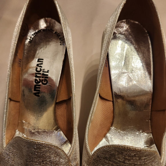 Vintage Silver American Girl Pumps - Size 6, 2.5" Heel - Picture 6 of 11